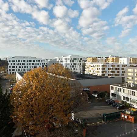 B&B Hotel Massy Gare Tgv Exteriör bild