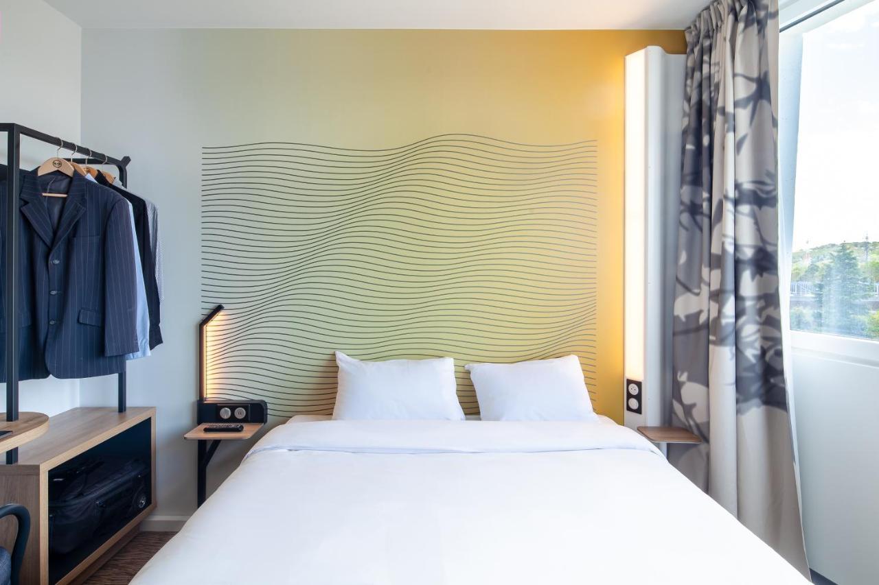 B&B Hotel Massy Gare Tgv Exteriör bild