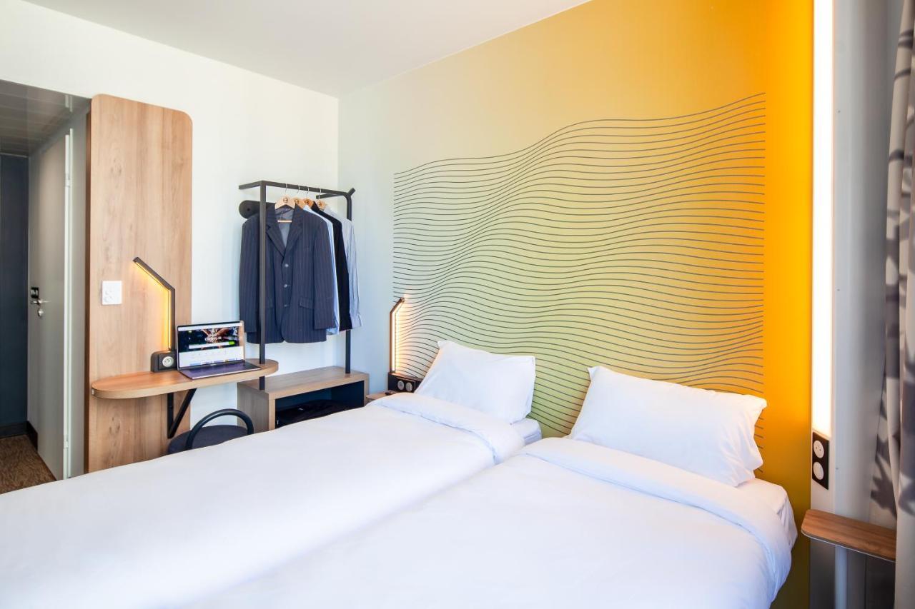B&B Hotel Massy Gare Tgv Exteriör bild