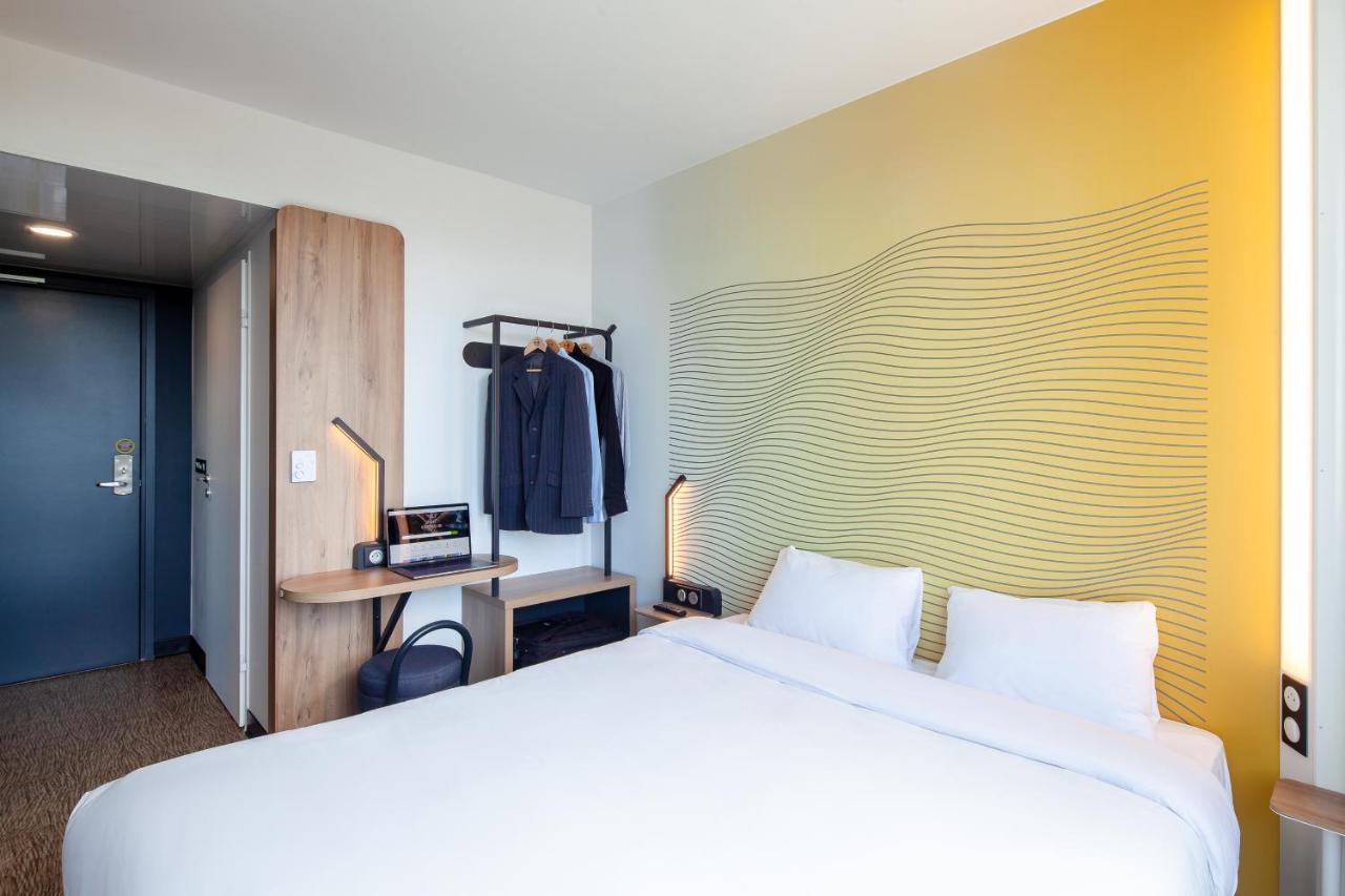 B&B Hotel Massy Gare Tgv Exteriör bild