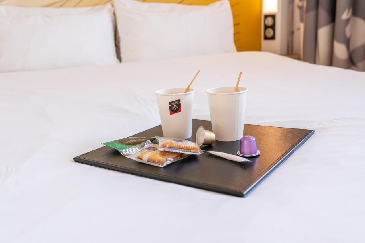 B&B Hotel Massy Gare Tgv Exteriör bild