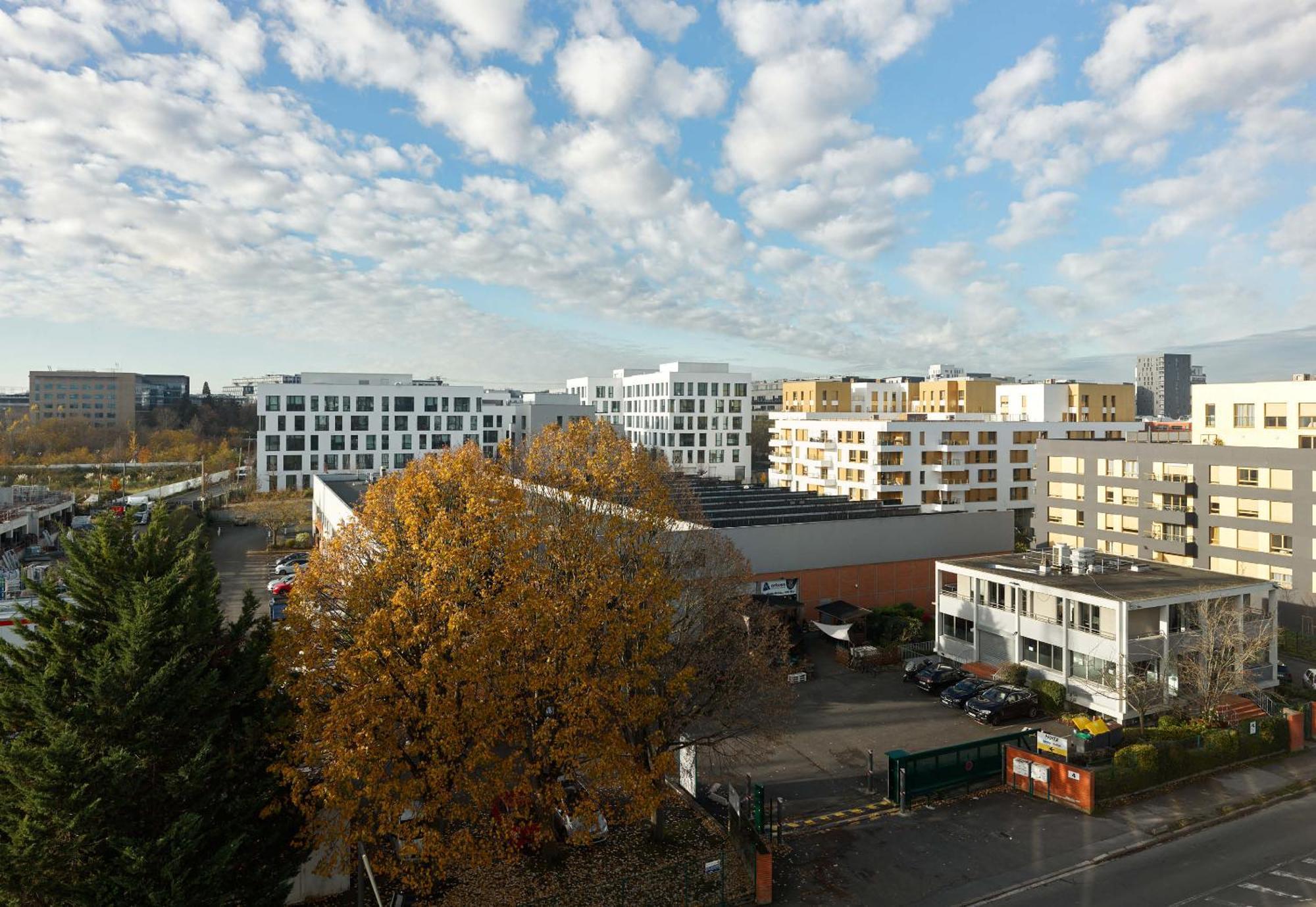 B&B Hotel Massy Gare Tgv Exteriör bild