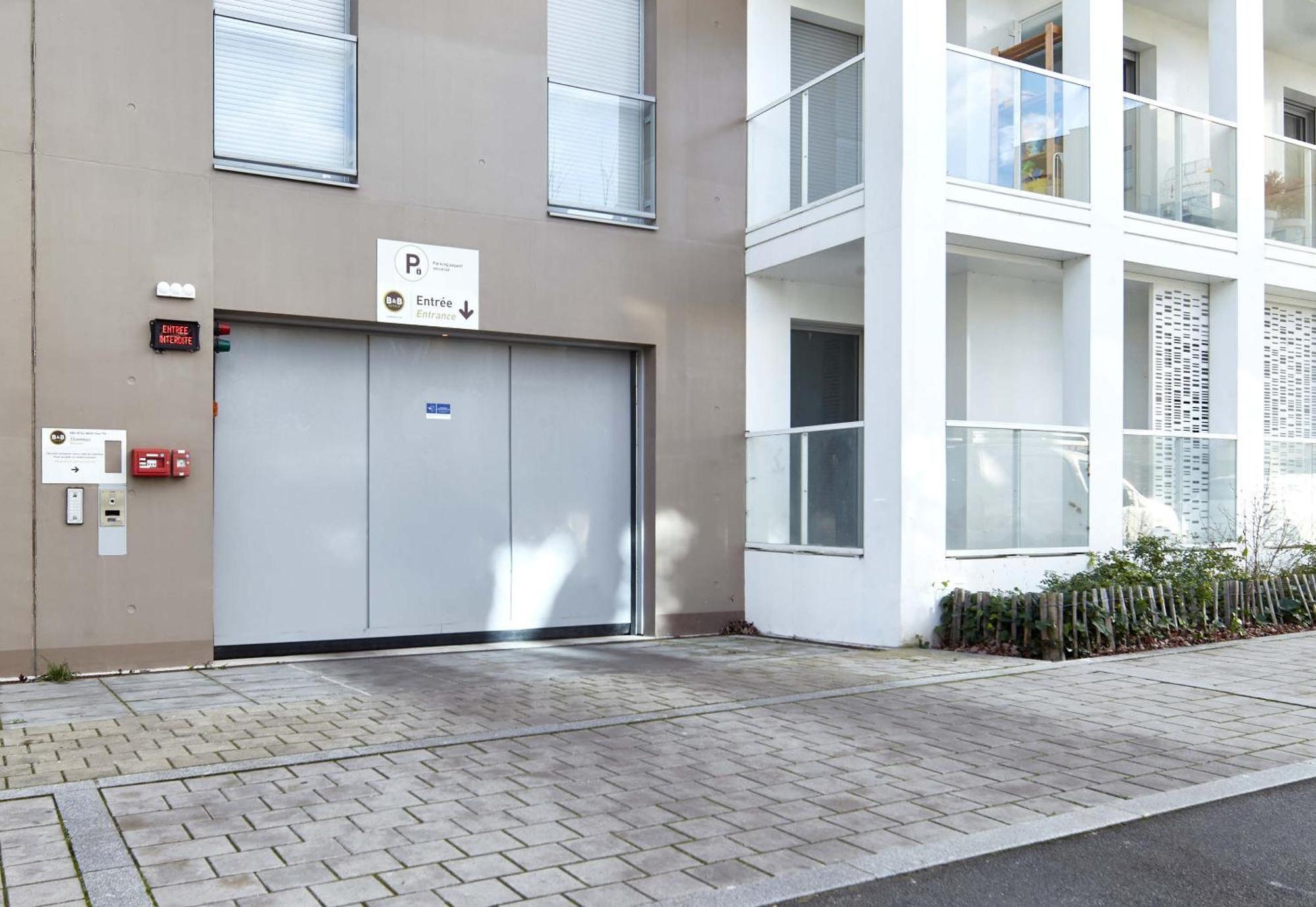 B&B Hotel Massy Gare Tgv Exteriör bild